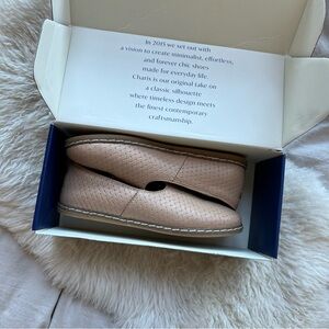 NIB Charix woven tan nude slip Ons 38